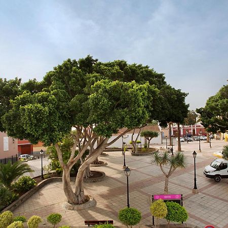 Casa Plaza San Nicolas De Bari Sardina ภายนอก รูปภาพ