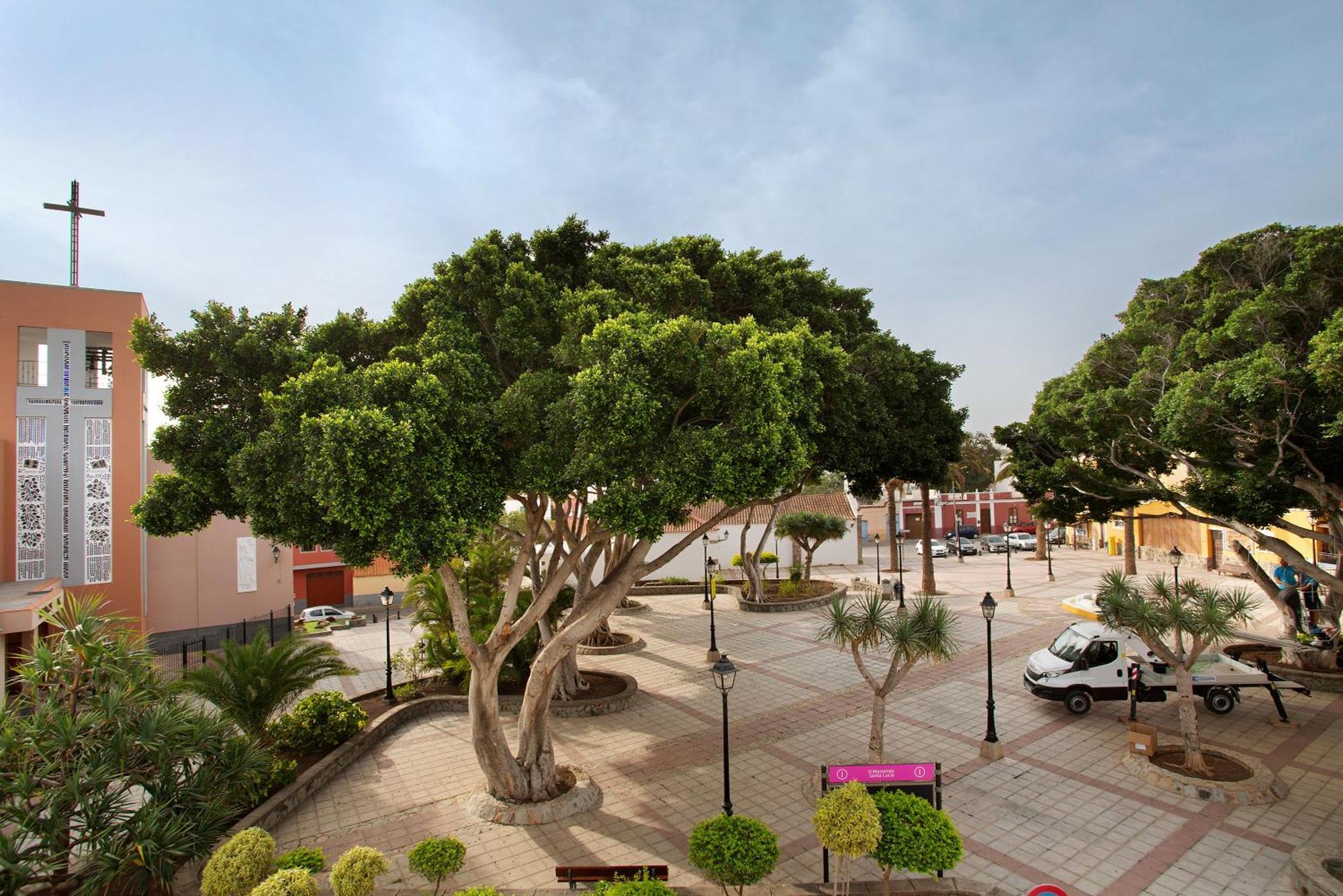 Casa Plaza San Nicolas De Bari Sardina ภายนอก รูปภาพ