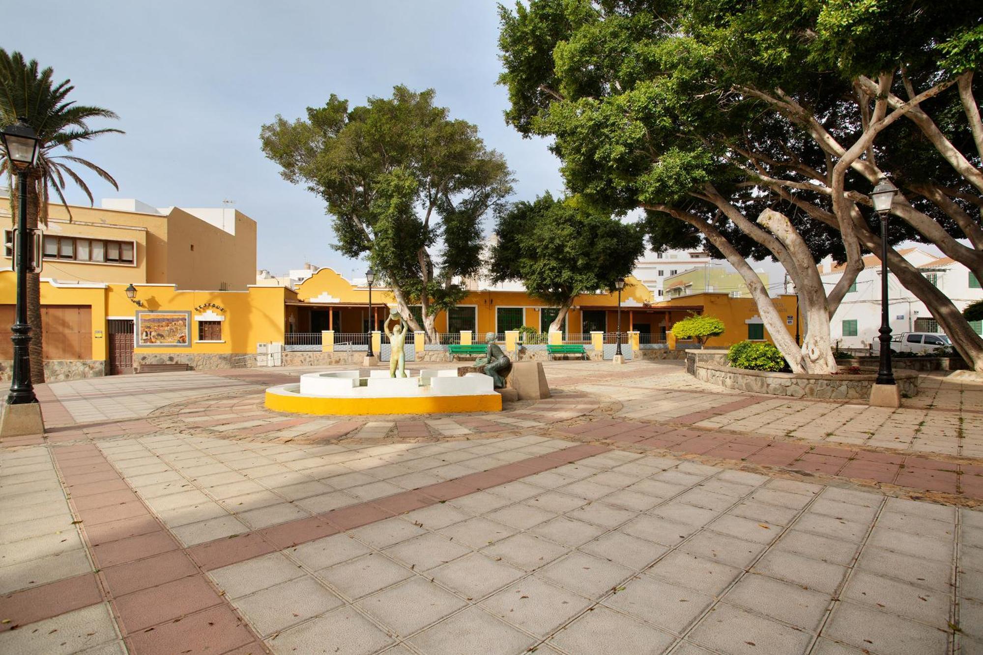 Casa Plaza San Nicolas De Bari Sardina ภายนอก รูปภาพ
